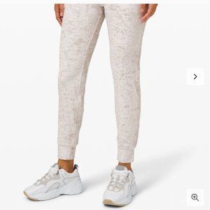 Lululemon Ready to Crush Jogger chrome SZ 6 NWT